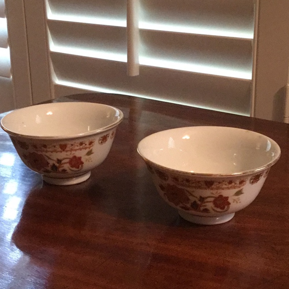 Pair of Tatung individual rice bowls in rust and white Asian design